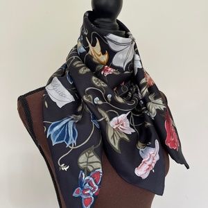 New Gucci Flora Kris Knight Black Silk Scarf
